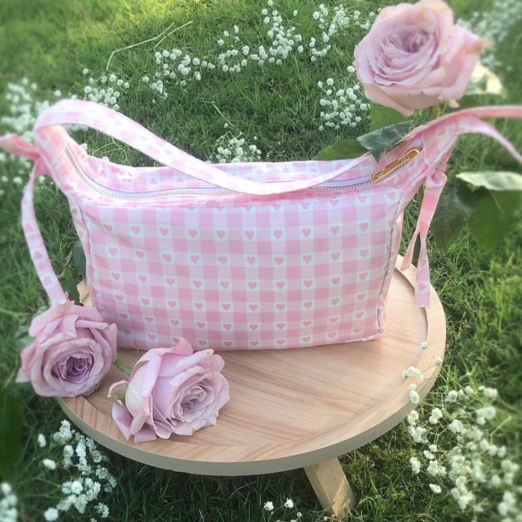 Pretty Picnic Purse