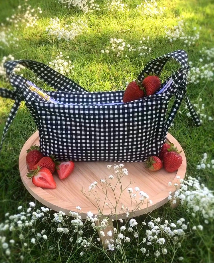 Retro Picnic Purse