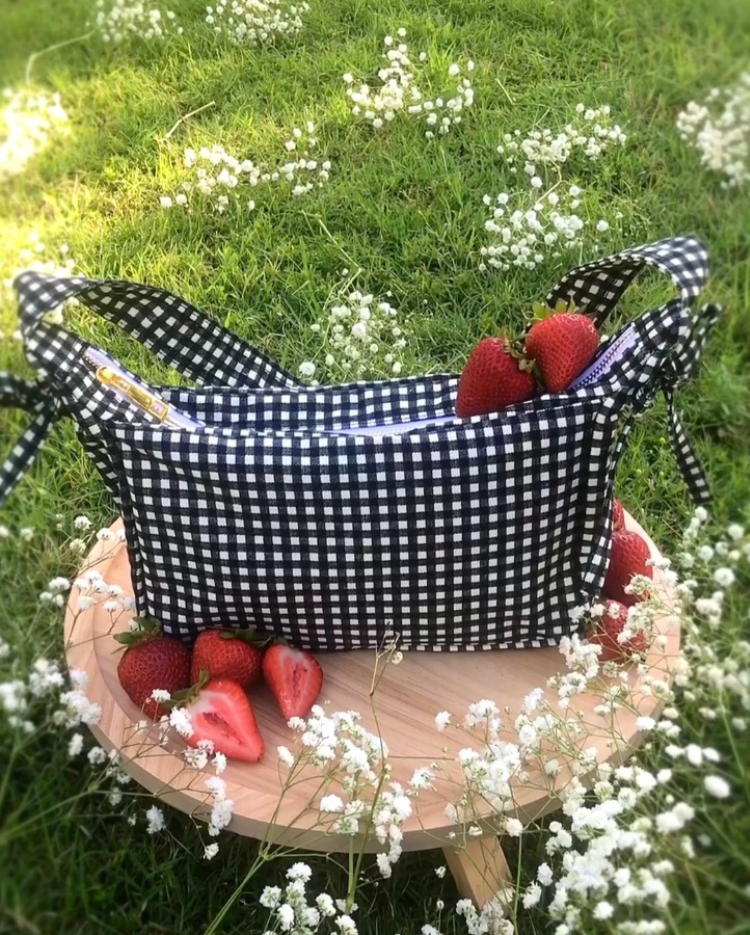 Retro Picnic Purse