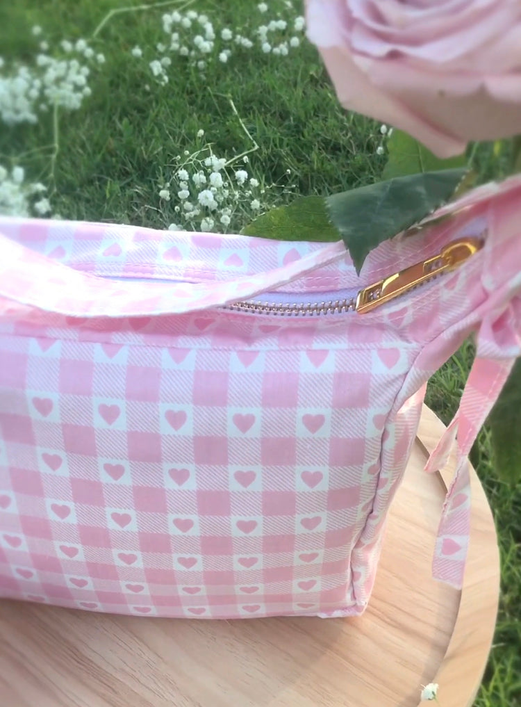 Pretty Picnic Purse